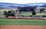 Hallo Karl, 
damals, als es nur  tannengr�ne  Z�ge gab, war nat�rlich die Rot-Weisse Swiss-Express 